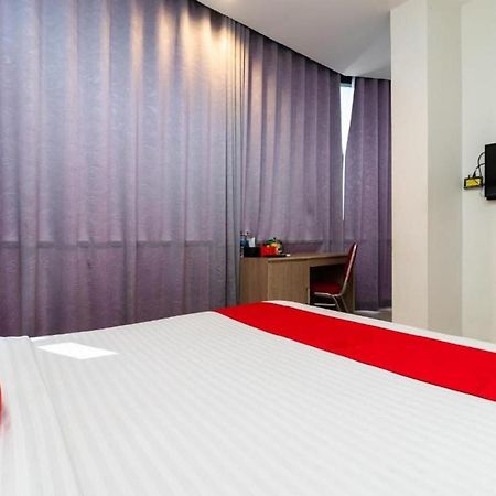 Hotel Domino Palembang Esterno foto